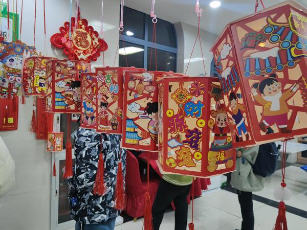 “兔”个团圆 海岸的元宵很“闹猛”